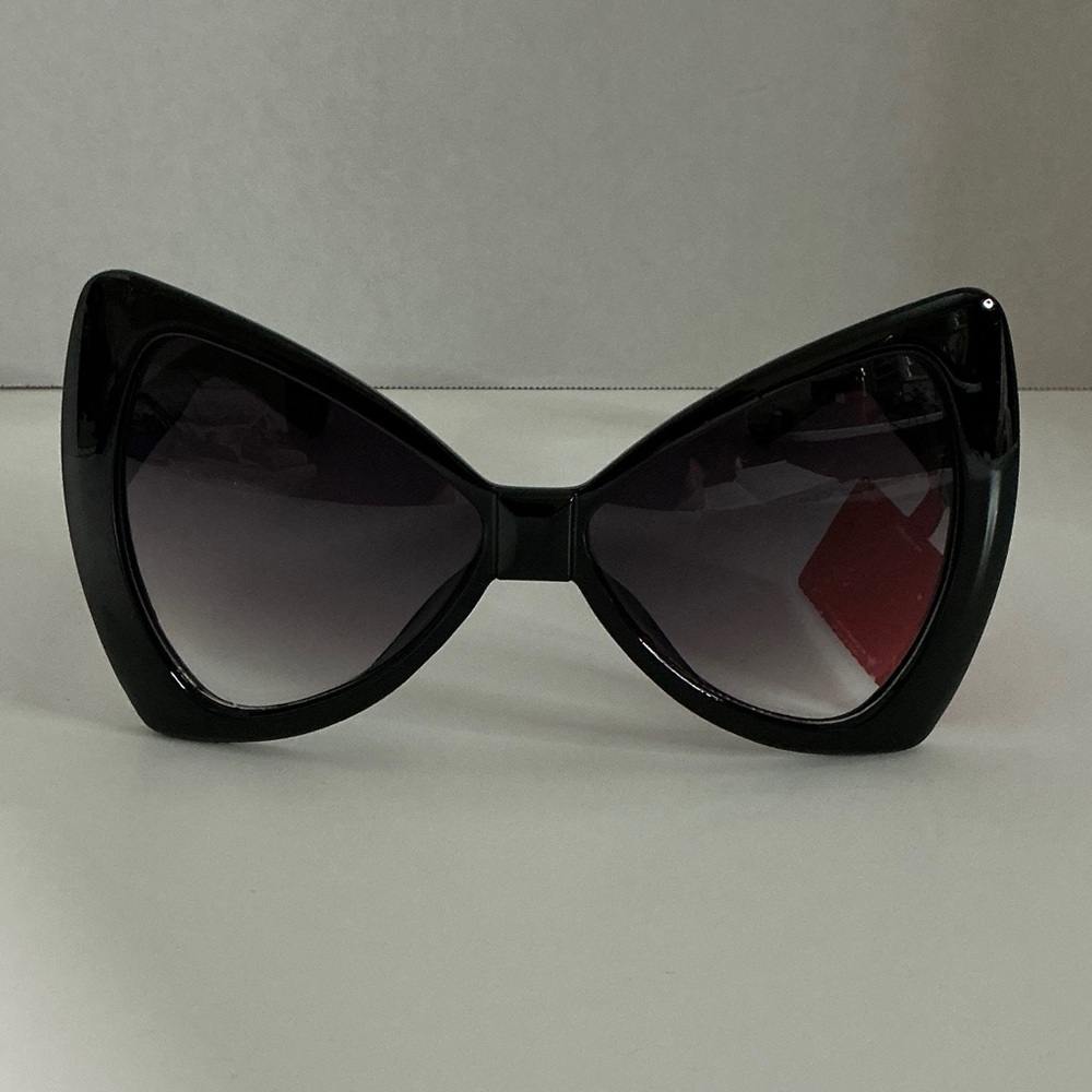 NWT Bob Mackie Black Bow Tie Sunglasses